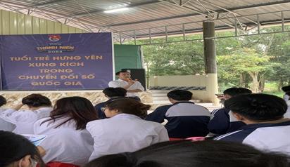 Tư vấn hướng nghiệp tại trường THPT Nguyễn Trung Ngạn